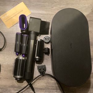 Purple First generation Dyson Airwrap
